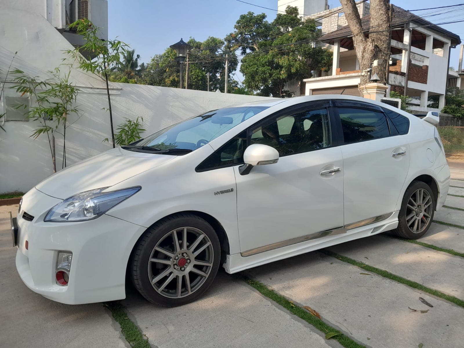 Toyota Prius vehicle - Image 2